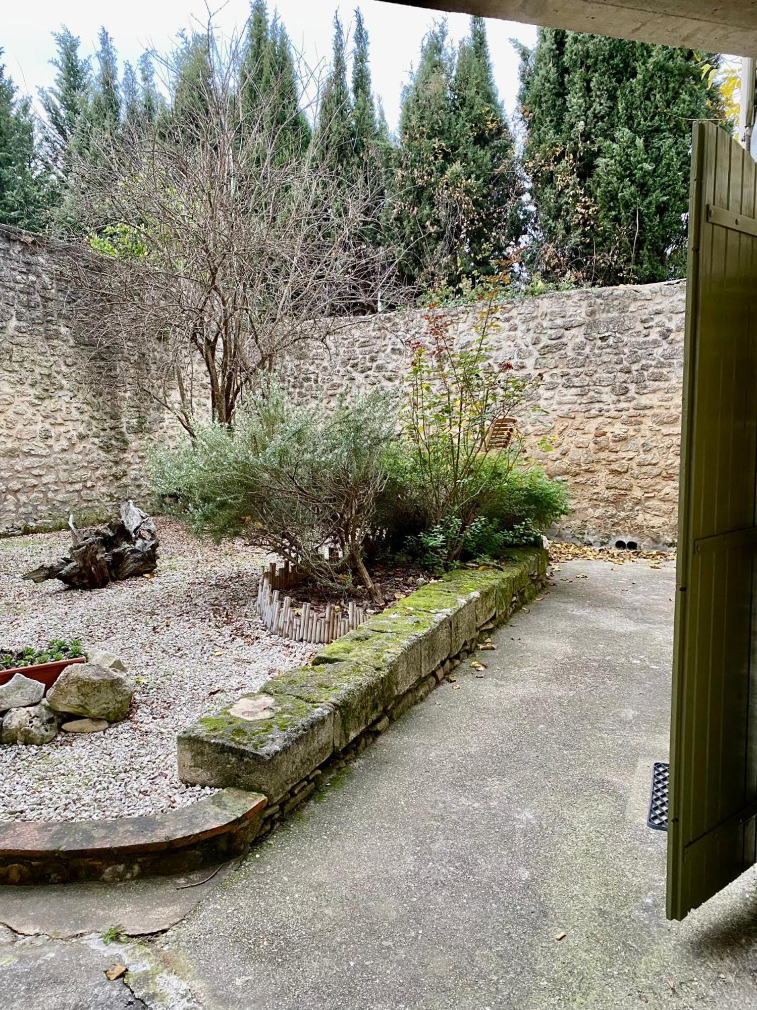 Petit Loft Sur Jardin En Centre-Ville ユゼ エクステリア 写真